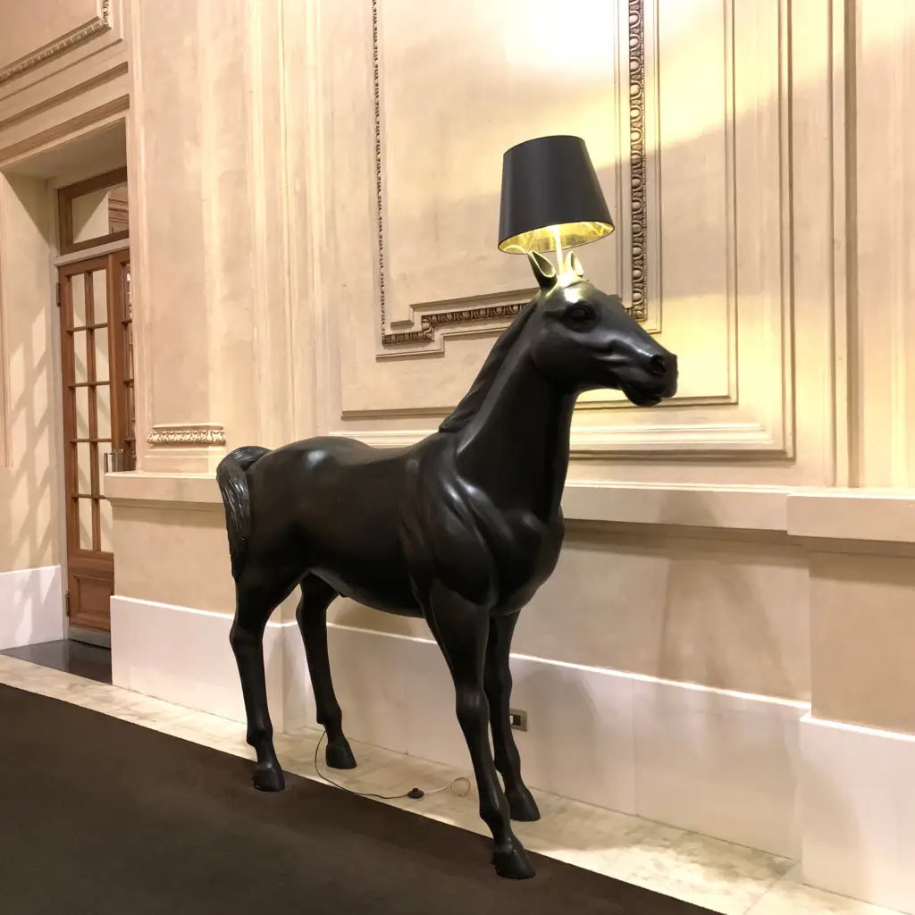 Hotel Sofitel Casino Carrasco Cavalo Abajour