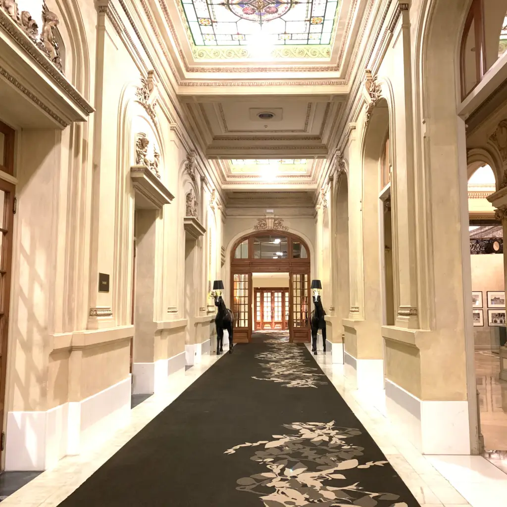 Hotel Sofitel Casino Carrasco Corredor Principal